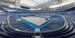 足坛传奇球星克罗斯现场观战湖侠 并晒出自己与东契奇合照