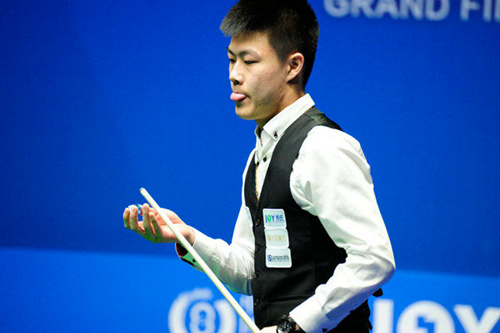 决定他是否 决定他是否